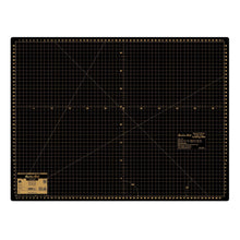 Load image into Gallery viewer, Skurðarmotta 24" x 18" (60cm x 45cm)